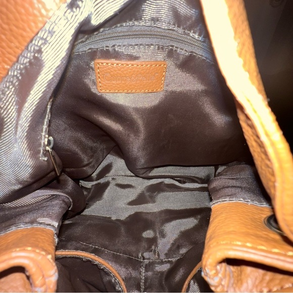 Elegant Currie & Pelle Tan Leather Handbag with Gold Accent - Picture 8 of 11